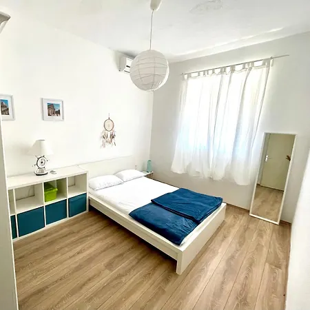 Διαμέρισμα Skapin Dvor Mit Meerblick Pakoštane