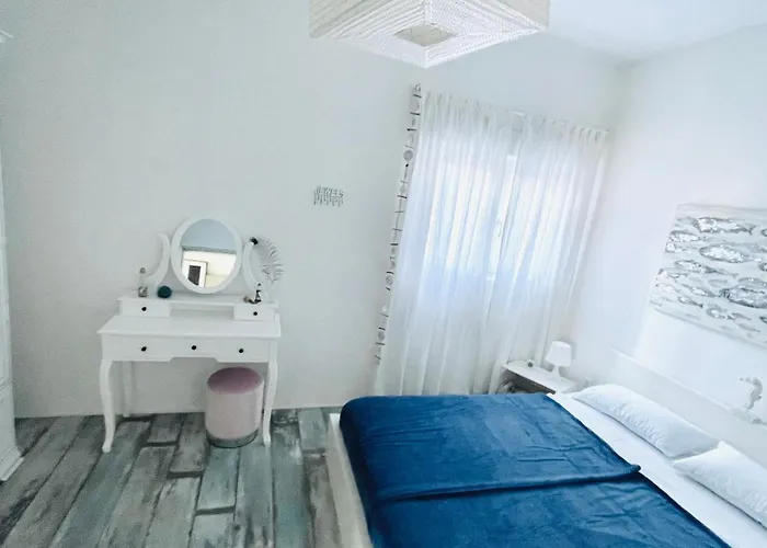 Skapin Dvor Mit Meerblick Апартаменты