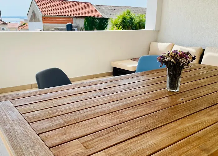 Skapin Dvor Mit Meerblick Апартаменты *