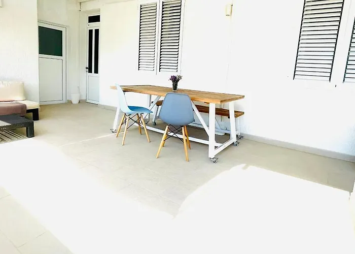 Skapin Dvor Mit Meerblick Апартаменты *